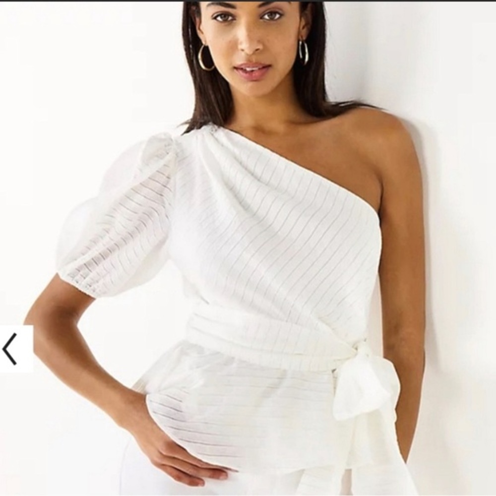 NWT Nine West One Shoulder Shirred Tie Waist
Peplum Top in White Size XS